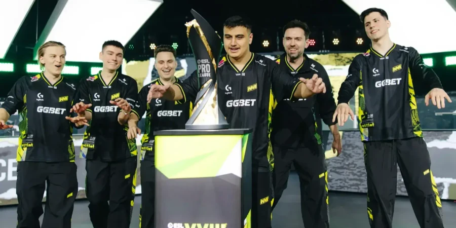 NAVI обыграли Aurora в гранд-финале EPL S23
