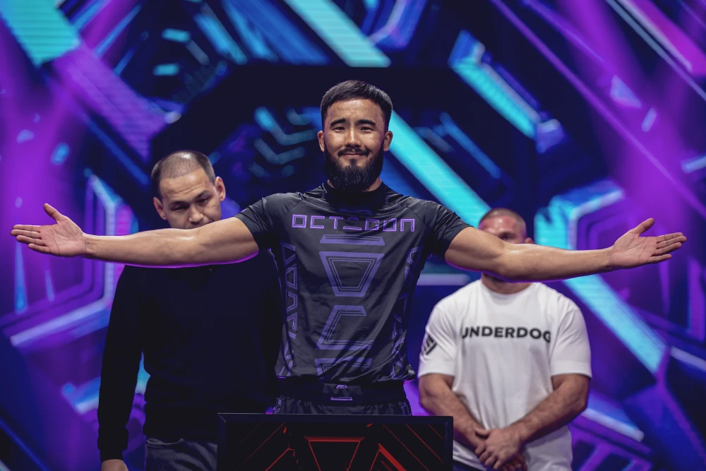 Казахстанский боец встретится с китайцем на OCTAGON 77