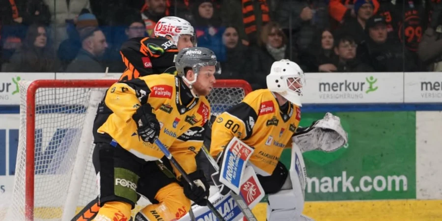 Эдди Паскуале пропустил четыре шайбы в важном поединке