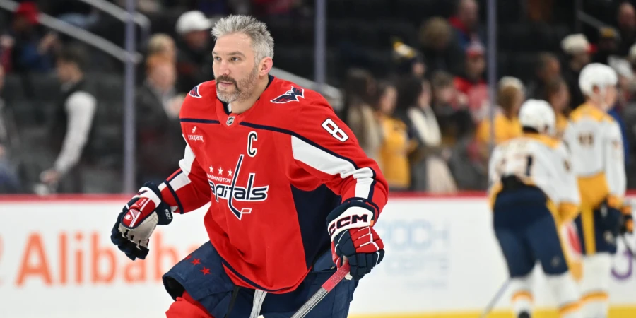 Овечкин получил торт от шеф-повара с посланием в Дубае. ВИДЕО