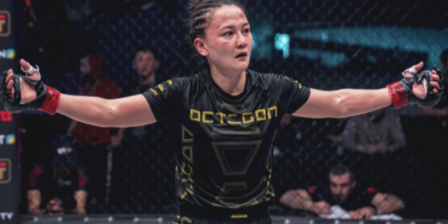 Аян Турсын провела бой на турнире OCTAGON 81