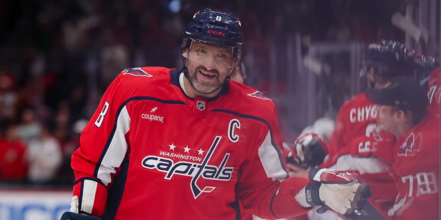 Овечкин шокировал фанатов неожиданным обменом на тренировке (видео)