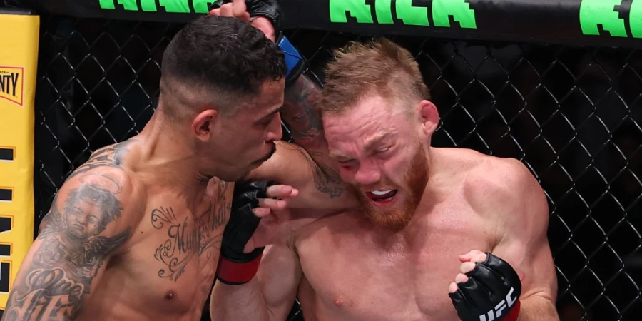 Топовый файтер из ММА дал оценку центральному бою на UFC275