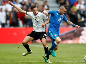 Германия — Словакия: последний бой за прямую путевку на североамериканский ЧМ