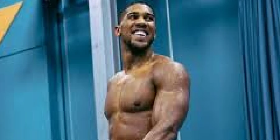 Побивший американского блогера боксер попал в смертельное ДТП