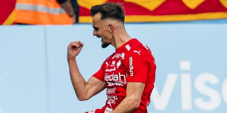 Родившийся в Швеции босниец уехал играть в другую страну впервые в карьере