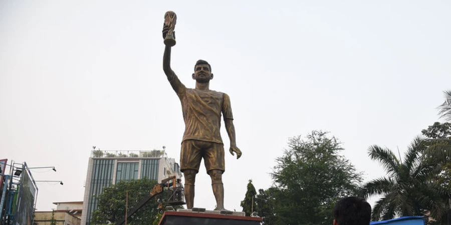В Индии установили самую большую статую Месси в мире