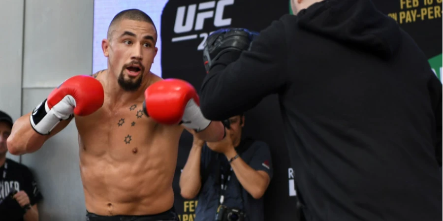 Экс-чЭкс-чемпион UFC Уиттакер нацелился на бой со Стрикландом в Сиднее