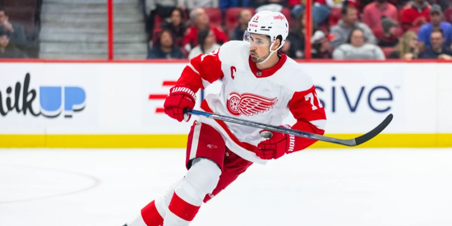 НХЛ. Детройт Ред Уингз — Нью-Йорк Рейнджерс. Наследники Горди Хоу против «синерубашечников». Прямая трансляция