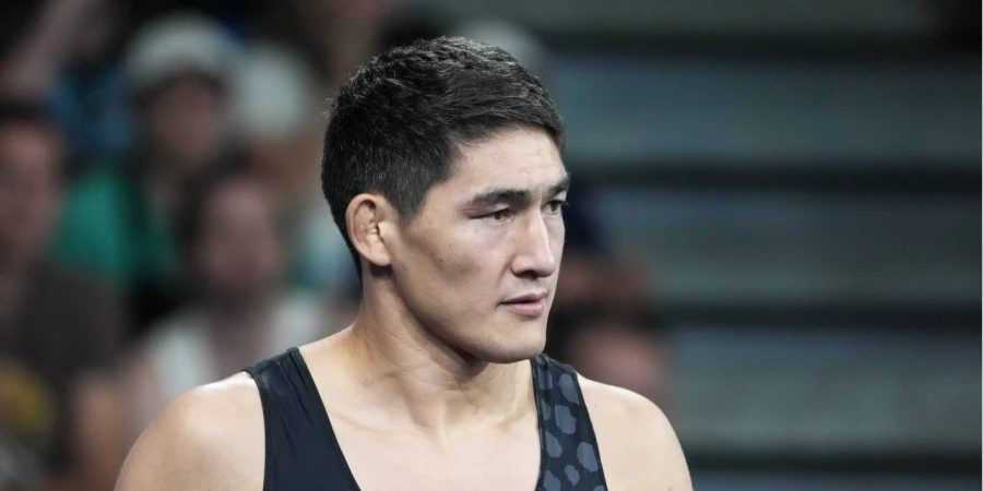 Азия чемпионаты: Нұрсұлтан Тұрсынов жартылай финалда сүрінді