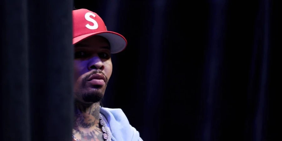 Небитый американец объяснил отмену боя против блогера Пола