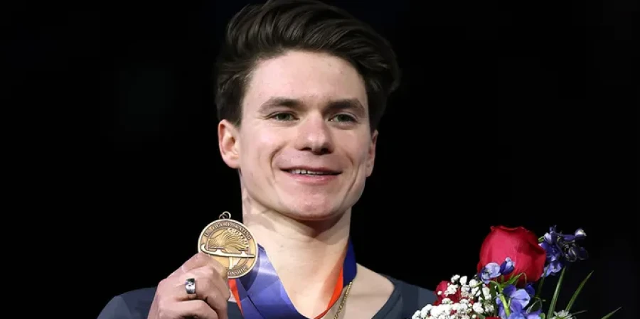 Фигурист Максим Наумов вошел в олимпийскую сборную, преодолев трагическую гибель родителей в авиакатастрофе