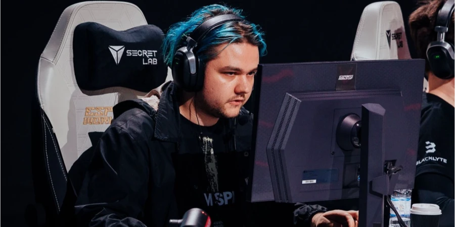 Team Spirit оказалась сильнее NAVI на групповом этапе BLAST Slam IV