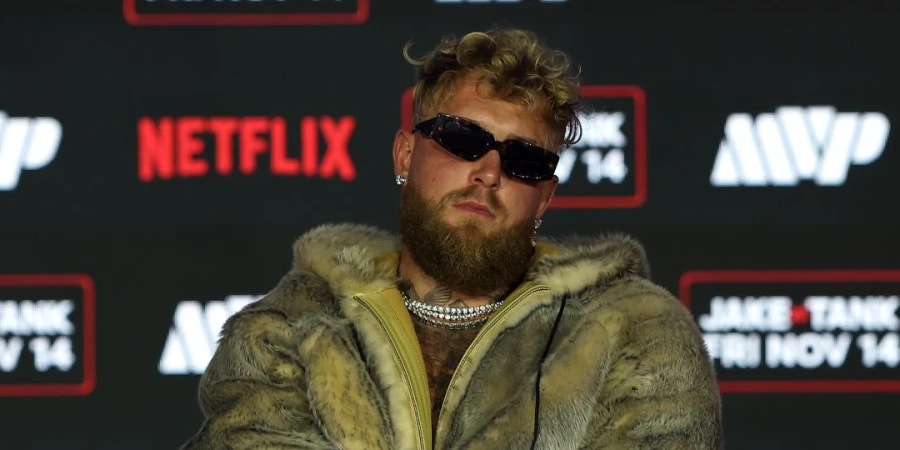 Американский блогер, Пол, пообещал "шокировать мир" накануне громкого боя