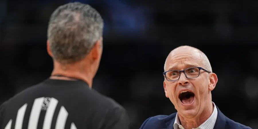 Наставник Коннектикута обезумил после чудо-камбэка