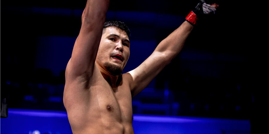 Нуржан Акишев нокаутировал иранца в главном событии турнира в Алматы