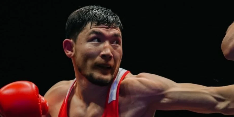 ӘЧ: Кешкі сессияда төрт қазақ боксшысы шаршы алаңға шықты