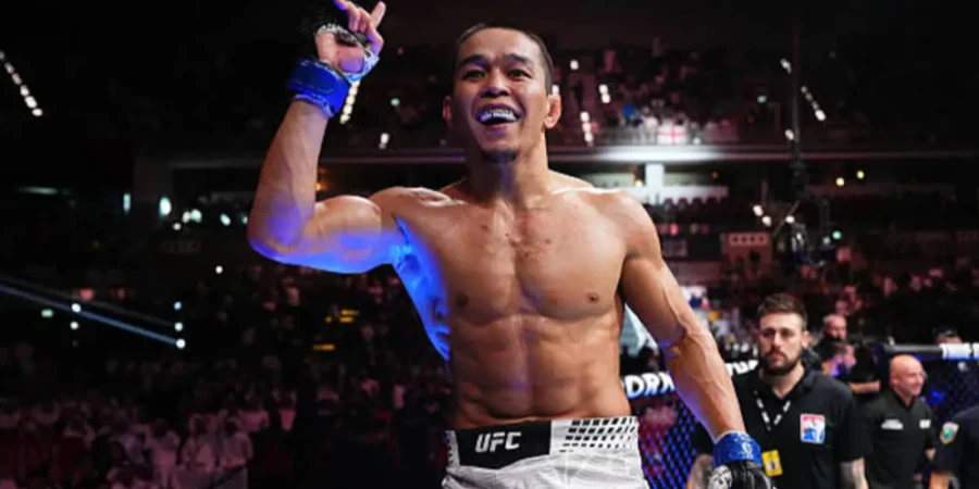 Асу Алмабаев мексикалық файтермен кездеседі