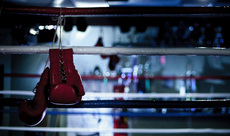 ВИДЕО. На вечере бокса в Никарагуа боксер одержал победу благодаря удару ниже пояса