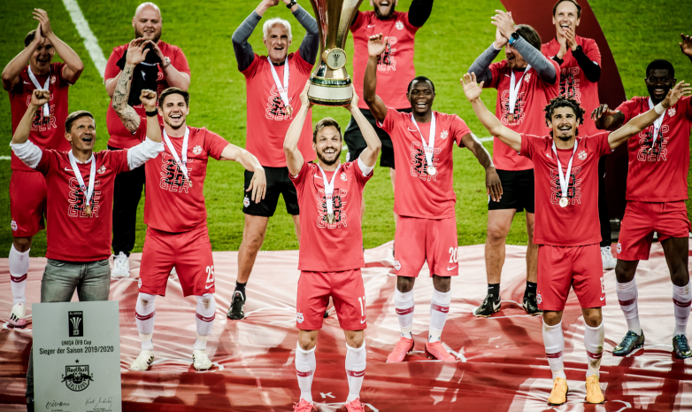 ВИДЕО. «Ред Булл Зальцбург» стал обладателем Кубка Австрии после возобновления сезона