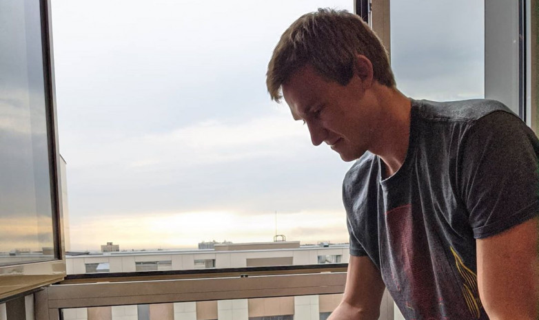 Дмитрий Баландин принял эстафету челленджа «Пикник на балконе»