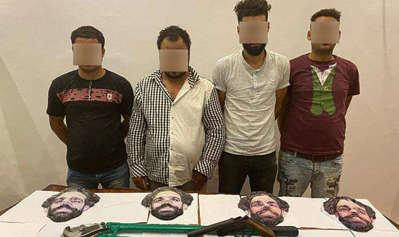 В Египте задержали банду грабителей, скрывавшихся под масками Салаха