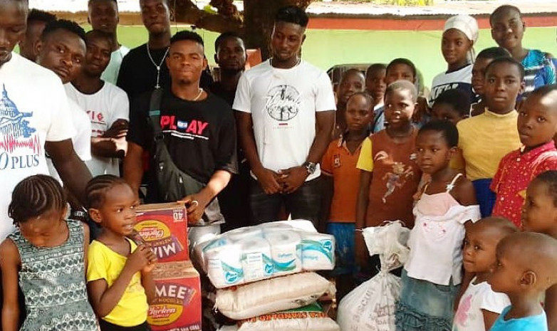Защитник «Тобола» помог детскому дому родного города