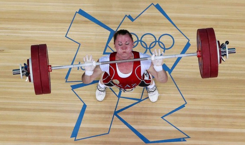 Федерация тяжелой атлетики Казахстана поддержала дисквалификацию медалистки ОИ-2012