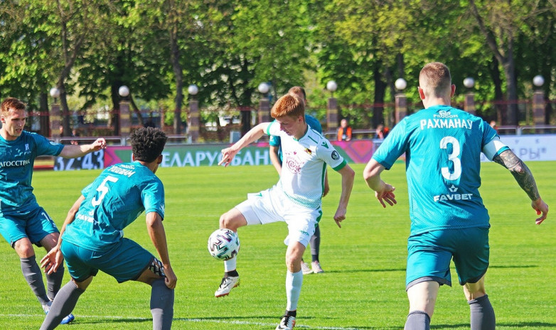 Команда казахстанского футболиста сыграла вничью в чемпионате Беларуси 