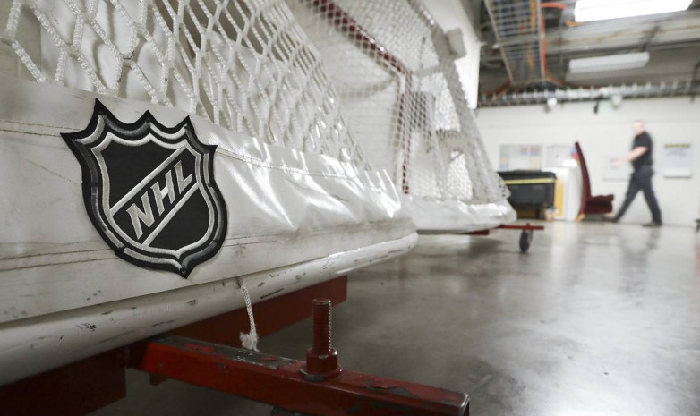 НХЛ объявила о 15 положительных тестах на коронавирус среди игроков