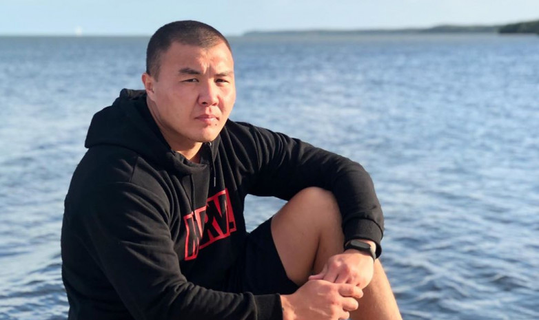 «Уничтожь расизм». Казахстанский боксер отреагировал на протесты в США