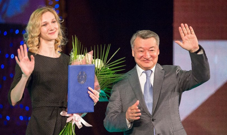  Ольга Рыпакова поздравила президента казахстанской федерации легкой атлетики с днем рождения
