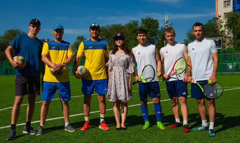 ФОТО. Игроки «Акжайыка» устроили соревнование в меткости с теннисистами