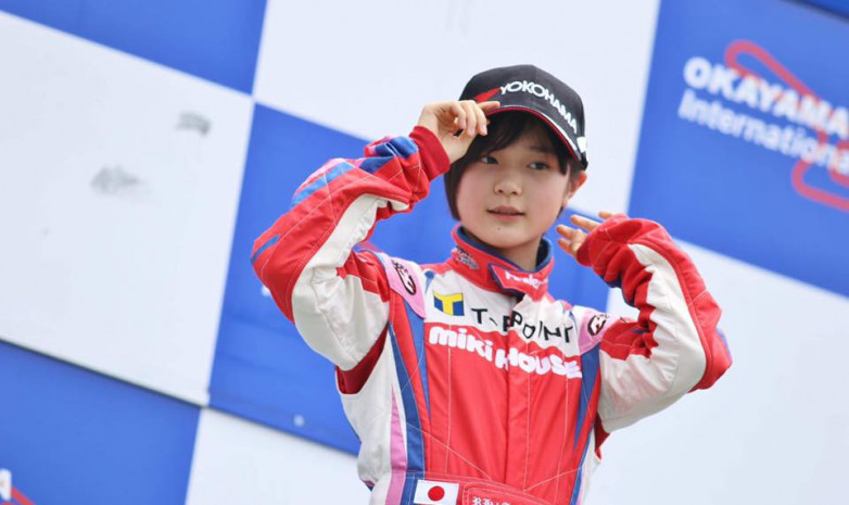 14 жастағы жапон пилот қызы Формула 4 жарысының жеңімпазы атанды