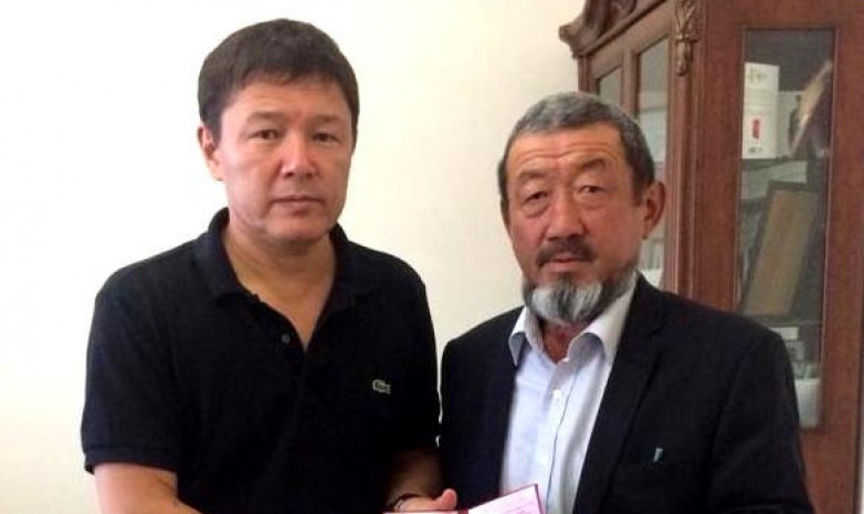 Тренеру по борьбе из Тогуз-Торузского района присвоено звание «Отличник физкультуры и спорта КР»