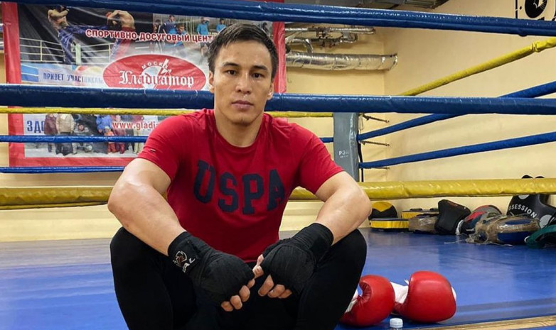 ВИДЕО. Батыр Джукембаев продолжает тренироваться после отказа от боя с небитым узбекистанцем