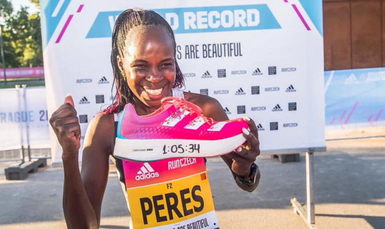 Кенийская спортсменка Перес Джепчирчир установила мировой рекорд на полумарафоне в Праге 