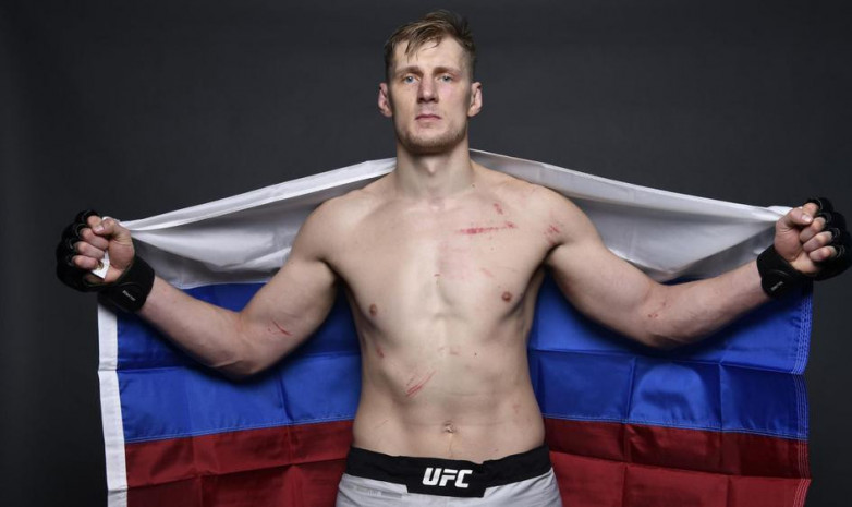 Видео боя UFC 254  Александр Волков - Уолт Харрис
