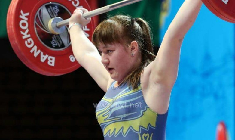 «Это совершенно другой ритм». Казахстанская тяжелоатлетка - о возвращении к тренировкам