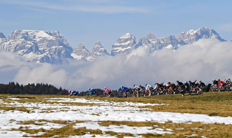 «Все-таки это произошло». Решающий горный этап «Джиро д’Италия» потерял две крутые горы