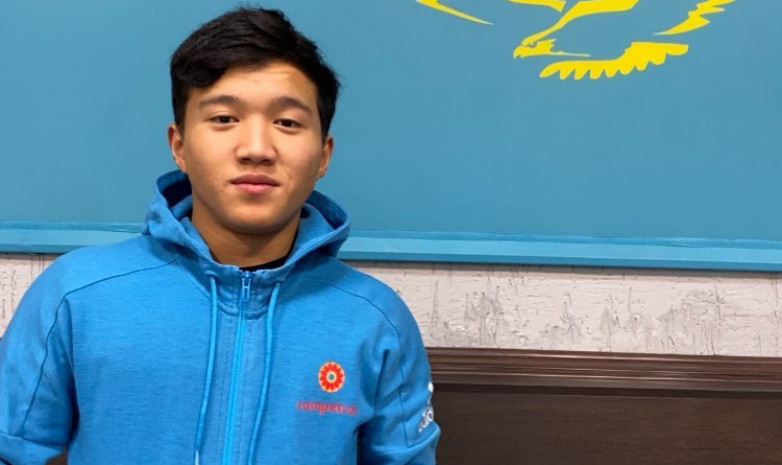Аблай Ауелханов принес Казахстану первое «золото» на юношеском Кубке мира по тяжелой атлетике