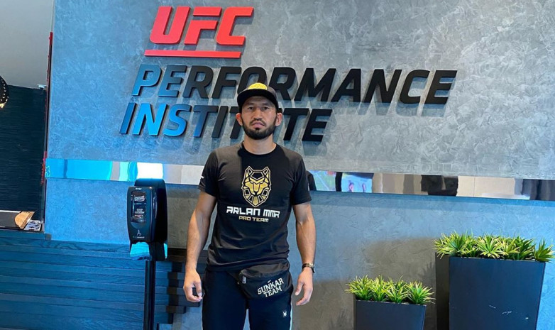 Арман Оспанов посетил штаб-квартиру UFC