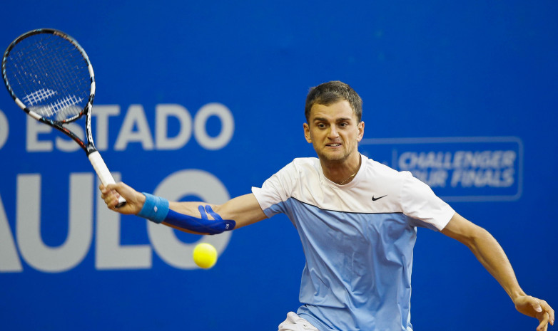 Недовесов вышел в финал квалификации теннисного турнира в Кэри
