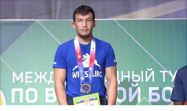 Арсалан Будажапов завоевал серебро Гран-при Москвы