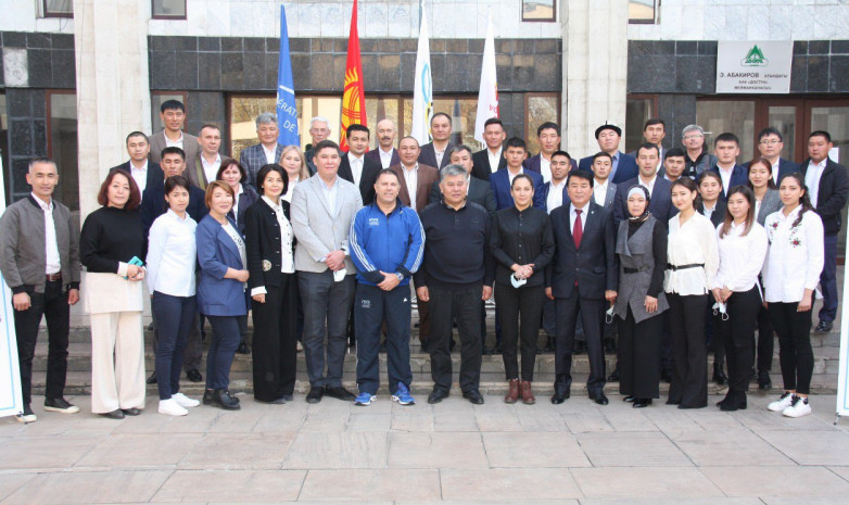 В Бишкеке стартовал тренерский семинар Международной федерации волейбола