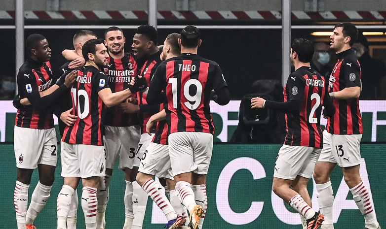 «Милан» вырвал победу в матче с «Лацио» и вернул лидерство в Серии А (+Видеообзор)