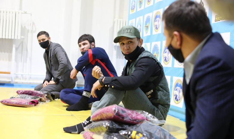 Проект NAMYS: Кайрат Ахметов и Евгений Егембердиев встретились с молодежью Илийского района 