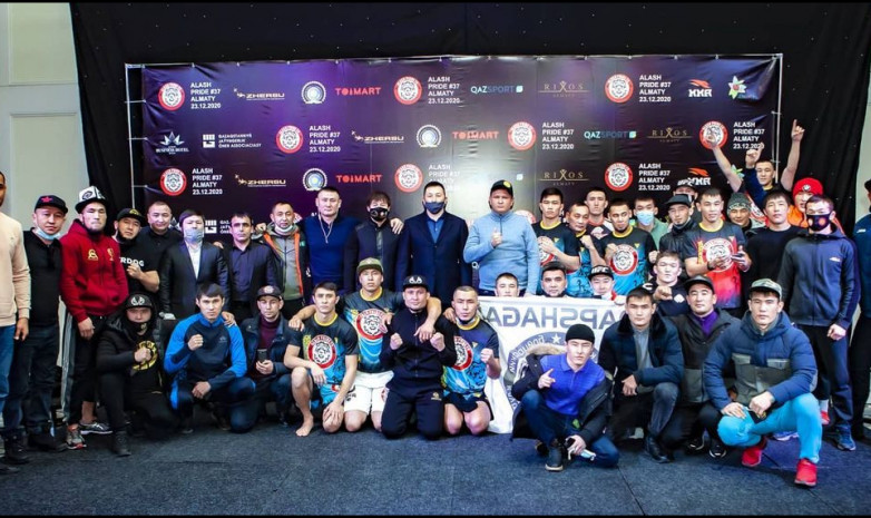 ВИДЕО. Казахстанский боец Бакдос Олжабай победил бойца из Кыргызстана на турнире Alash Pride  
