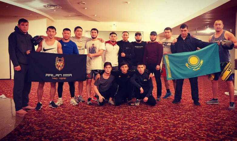 Казахстанские бойцы успешно прошли взвешивание перед турниром EFC 30