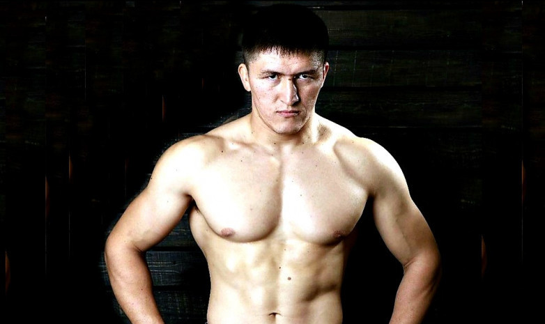 Казахстанский супертяж Шахмарал Джетписов проиграл нокаутом на турнире AMC Fight Nights в Москве